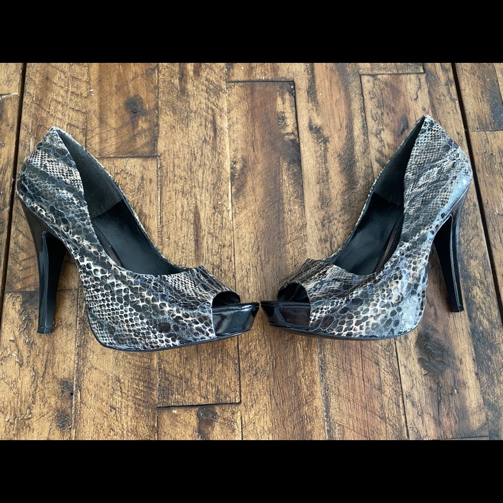 BRAND NEW Snake / Python Heels